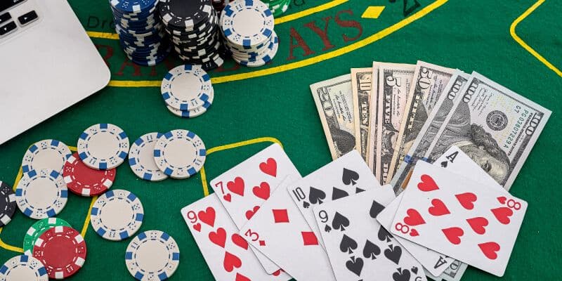 Game bài Poker - Tựa game cá cược đình đám